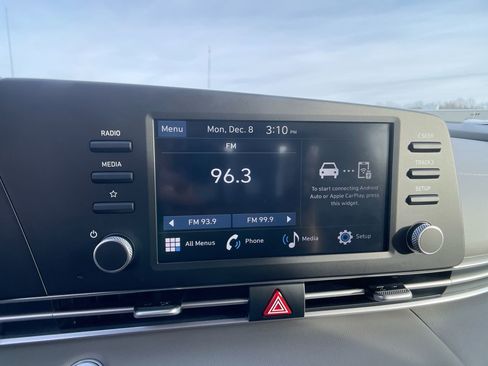 Used 2025 Hyundai Elantra Sport image 16