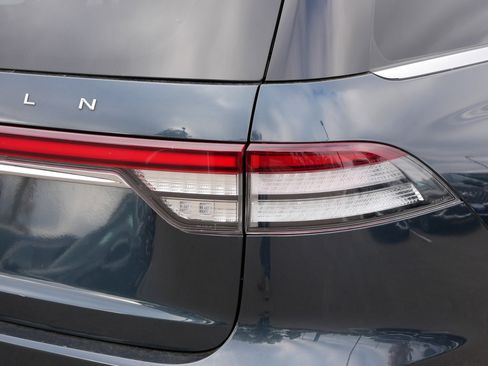 Used 2022 Lincoln Aviator Reserve w/ Elements Package Plus image 17