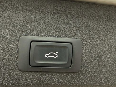 Used 2016 Audi Q5 2.0T Premium Plus w/ Technology Package image 9