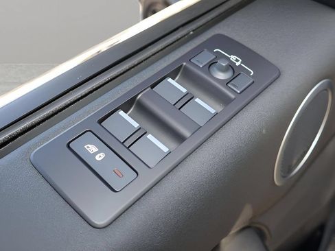 New 2026 Land Rover Discovery S AWD/4WD image 9