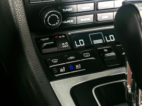 Used 2018 Porsche 718 Boxster S image 12