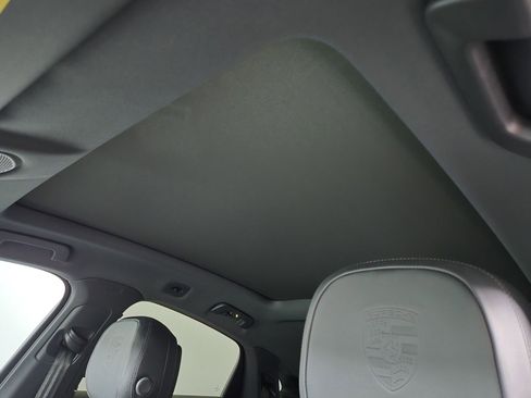 Used 2025 Porsche Cayenne Coupe image 11