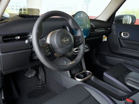 New 2025 MINI Cooper 4-Door Hardtop image 12