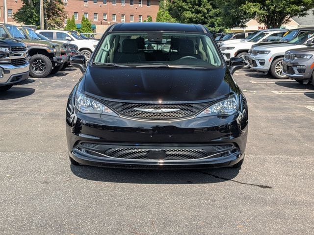 Certified 2024 Chrysler Voyager LX FWD image 8