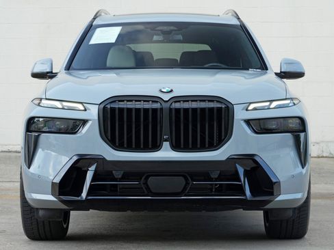 Used 2023 BMW X7 xDrive40i w/ M Sport Package AWD/4WD image 7