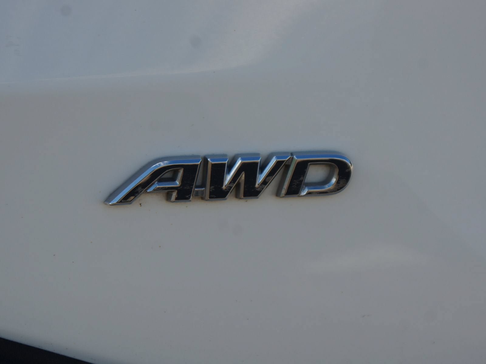 Used 2025 Toyota RAV4 LE AWD/4WD image 16