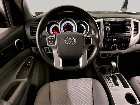 Used 2012 Toyota Tacoma 4x4 Access Cab V6 w/ SR5 Pkg image 6