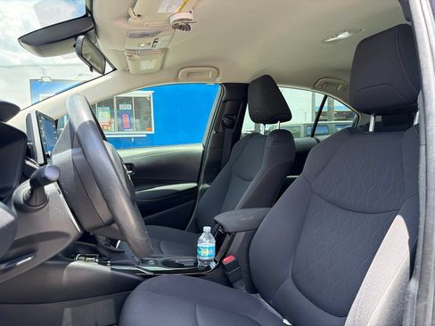 Used 2021 Toyota Corolla LE FWD image 9