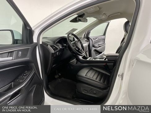 Used 2022 Ford Edge SEL image 11