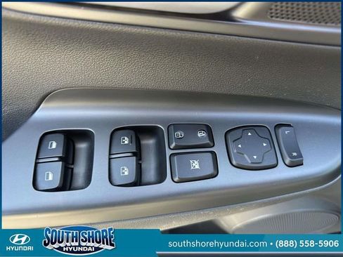 Certified 2023 Hyundai Kona SEL w/ Convenience Package image 18