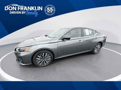 Used 2025 Nissan Altima 2.5 SV image 1