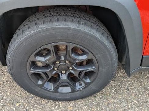 Used 2021 Jeep Cherokee Trailhawk AWD/4WD image 28