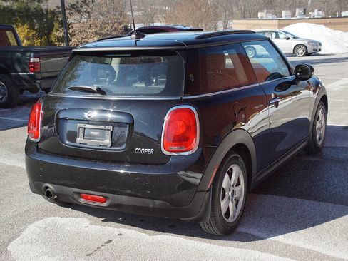 Used 2017 MINI Cooper 2-Door Hardtop image 7