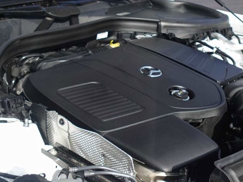 Used 2026 Mercedes-Benz GLC 300 4MATIC image 21