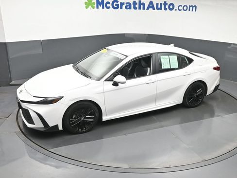 Used 2025 Toyota Camry SE FWD image 24