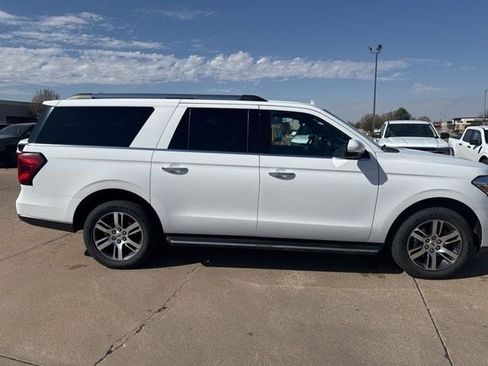 Used 2023 Ford Expedition Max Limited AWD/4WD image 4