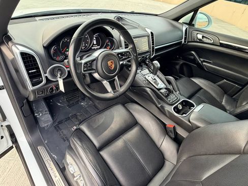 Used 2016 Porsche Cayenne AWD/4WD image 9