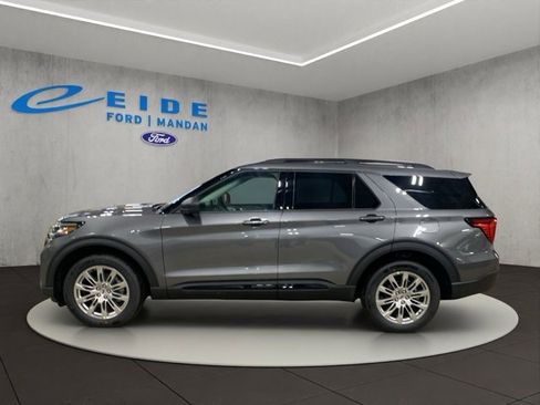 New 2026 Ford Explorer Active w/ Active Comfort Package image 3
