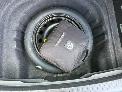 Used 2018 Volkswagen Golf S FWD image 31