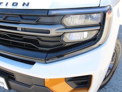 Used 2025 Ford Expedition Tremor AWD/4WD image 5