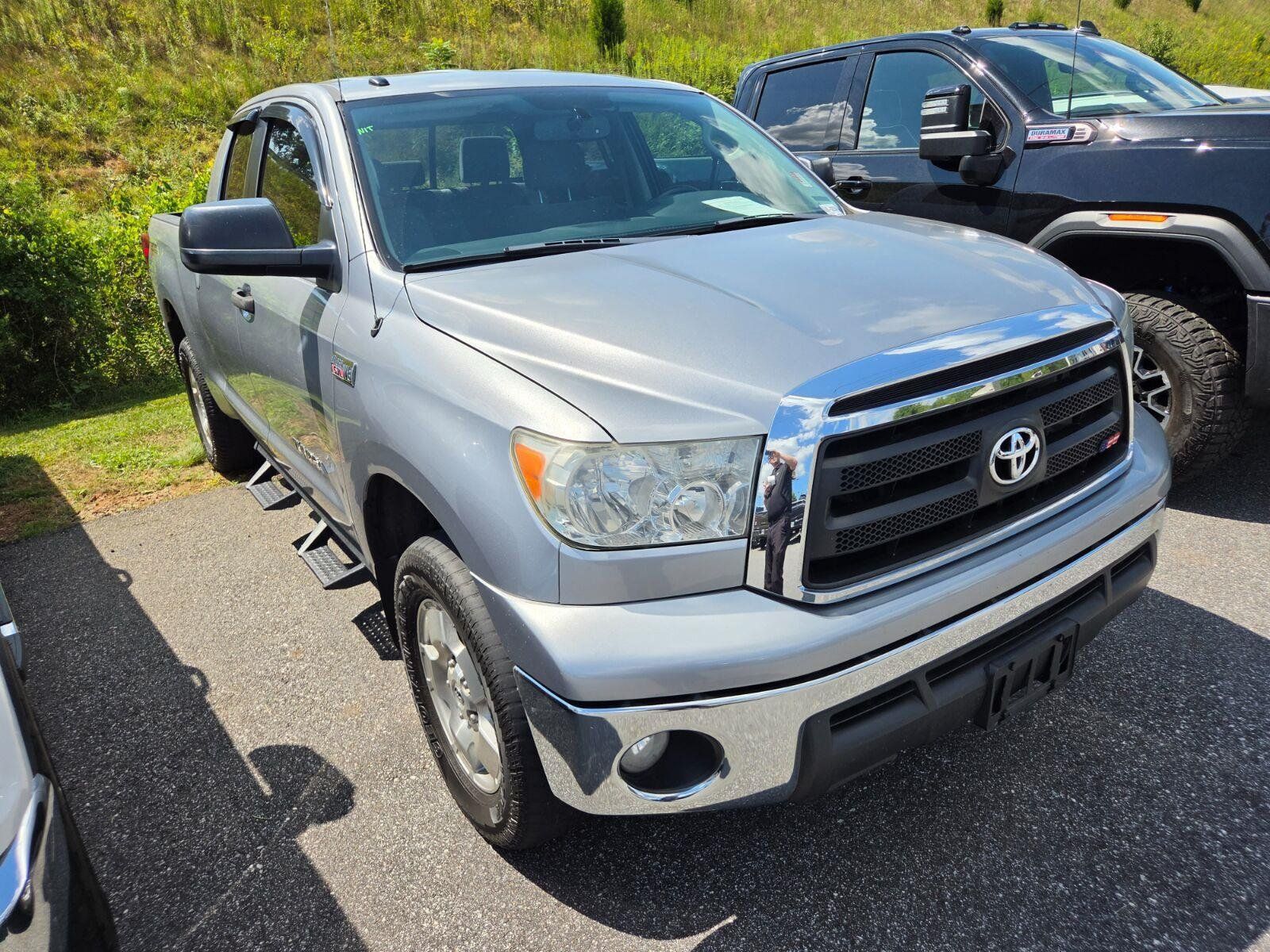 Used 2013 Toyota Tundra 4x4 Double Cab w/ TRD Off-Road Pkg image 3