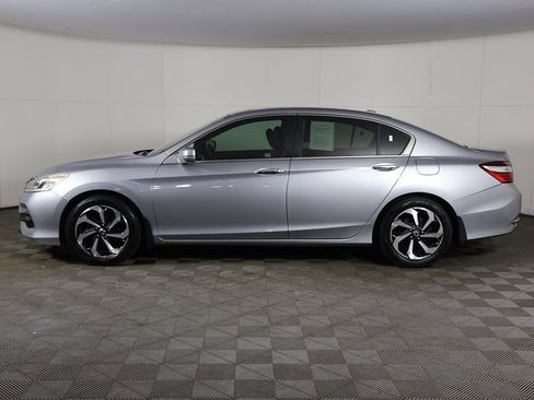 Used 2017 Honda Accord EX-L image 10