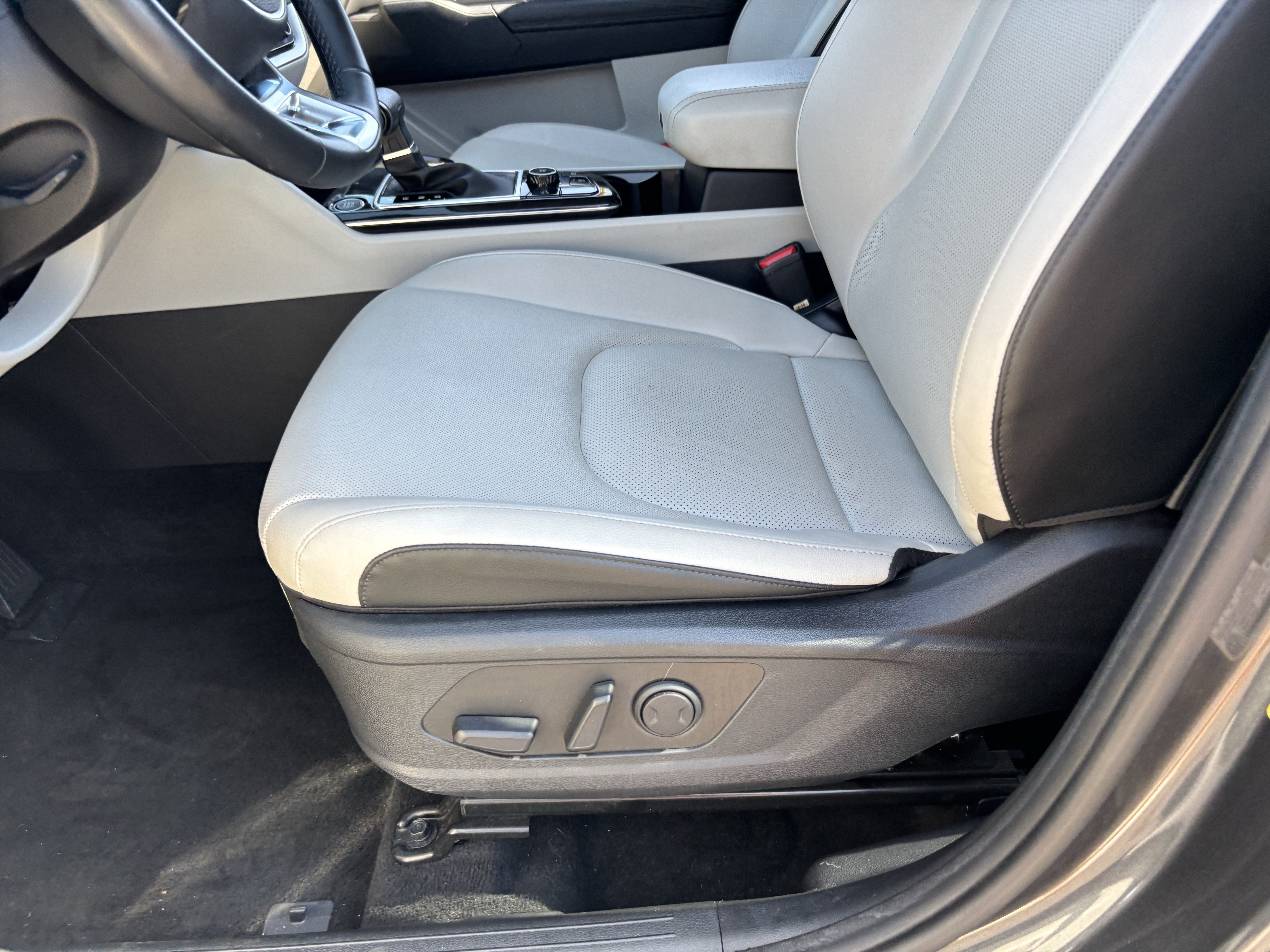 Certified 2024 Kia Sportage EX FWD image 18