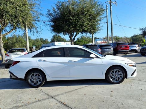Certified 2025 Hyundai Elantra Blue w/ Cargo Package image 5