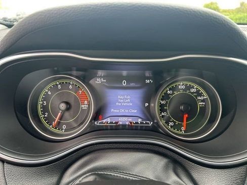 Used 2022 Jeep Cherokee Latitude Lux w/ Sun & Sound Group AWD/4WD image 15