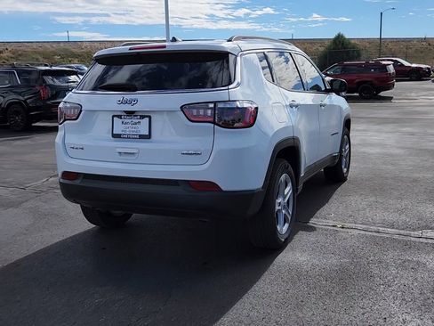 Used 2023 Jeep Compass Latitude image 3