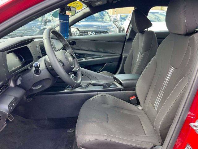 Certified 2025 Hyundai Elantra Sport FWD image 14