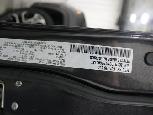 Used 2023 Jeep Compass Limited AWD/4WD image 33