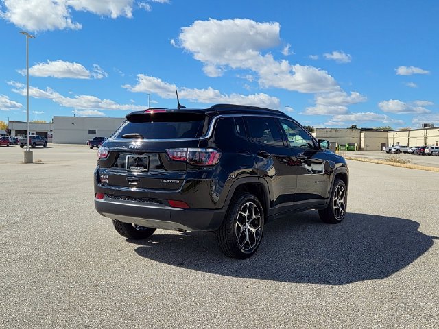 Used 2024 Jeep Compass Limited AWD/4WD image 6