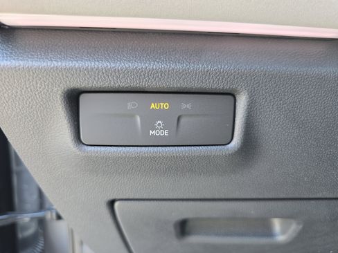 New 2025 Volkswagen Tiguan SE R-Line image 26