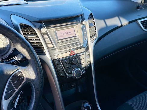Used 2013 Hyundai Elantra GT image 24
