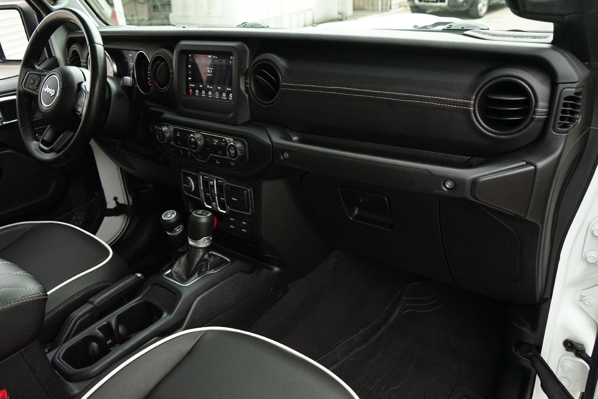 Used 2020 Jeep Gladiator Sport w/ Quick Order Package 24S AWD/4WD image 5