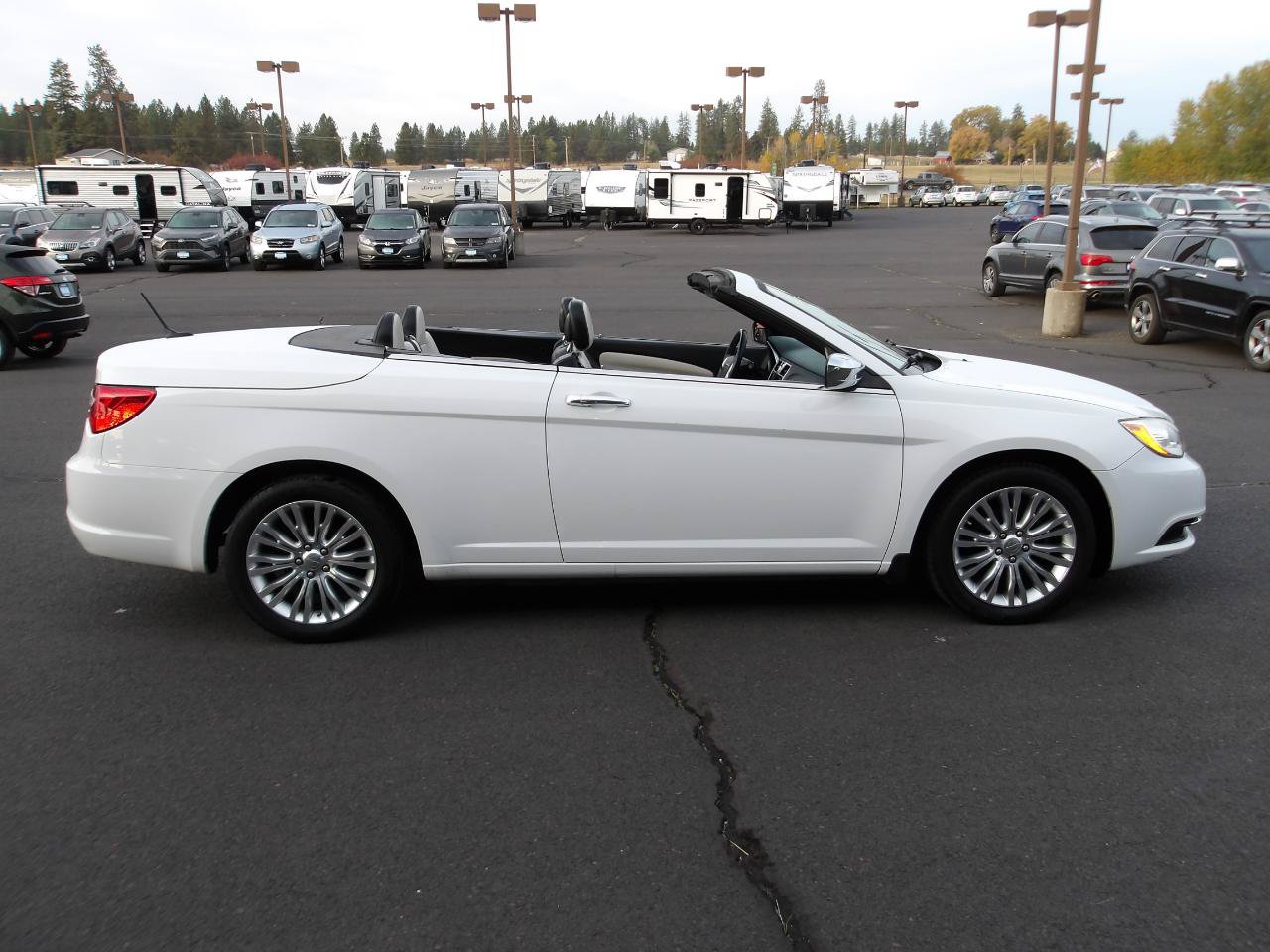 Used 2014 Chrysler 200 Limited FWD image 14