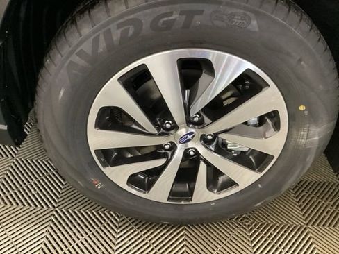 Used 2025 Subaru Outback Premium w/ Popular Package #1A image 8