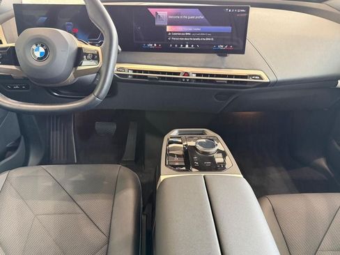 Used 2026 BMW iX xDrive45 w/ Premium Package AWD/4WD image 10