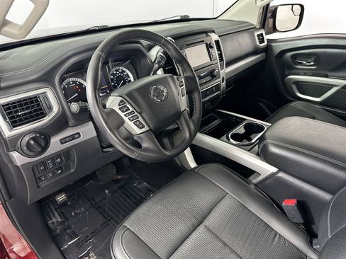 Used 2019 Nissan Titan PRO-4X image 9