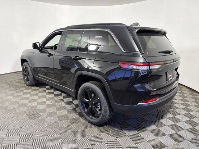 New 2026 Jeep Grand Cherokee Limited w/ Limited Altitude Package AWD/4WD image 4