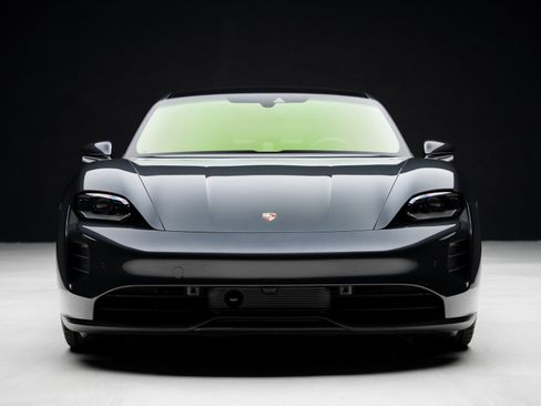 Used 2023 Porsche Taycan GTS image 7