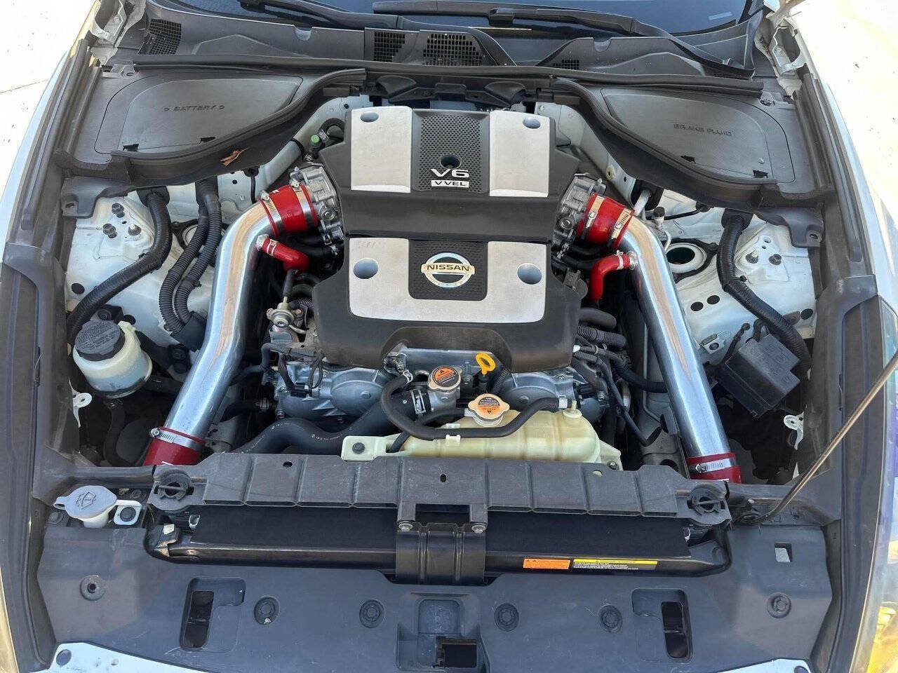 Used 2019 Nissan 370Z Coupe w/ Z34 Heritage Edition - White RWD image 10