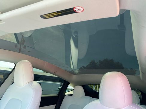 Used 2022 Tesla Model Y Long Range AWD/4WD image 15