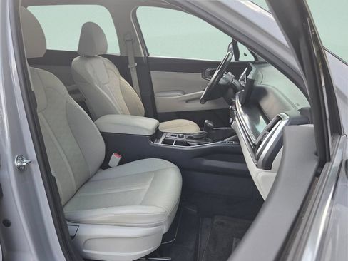 Certified 2025 Kia Sorento S w/ Panoramic Sunroof Package FWD image 21