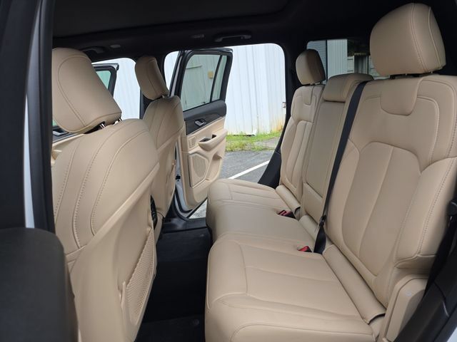 Used 2026 Jeep Grand Cherokee Limited w/ Luxury Tech Group II AWD/4WD image 15