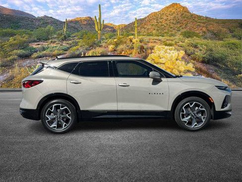 Used 2021 Chevrolet Blazer RS w/ Enhanced Convenience Package image 3