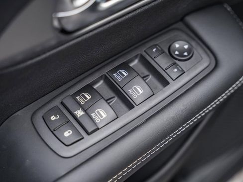 New 2025 Chrysler Pacifica Select image 34