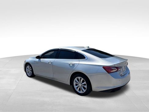 Used 2019 Chevrolet Malibu LT w/ Driver Confidence Package FWD image 4