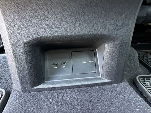 Used 2021 Volkswagen Atlas SEL Premium image 31